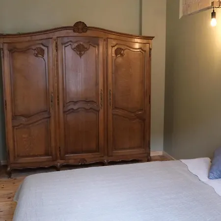Historic Apartment With Wooden Floors In The Hearth Of Old-Town Riga