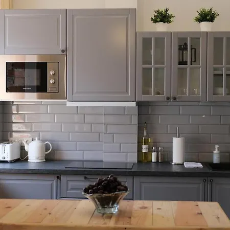 Historic With Wooden Floors In The Hearth Of Old-town Apartament *