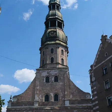 Historic With Wooden Floors In The Hearth Of Old-town Apartament