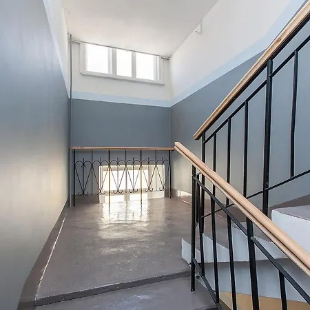 Historic Apartment With Wooden Floors In The Hearth Of Old-Town Riga