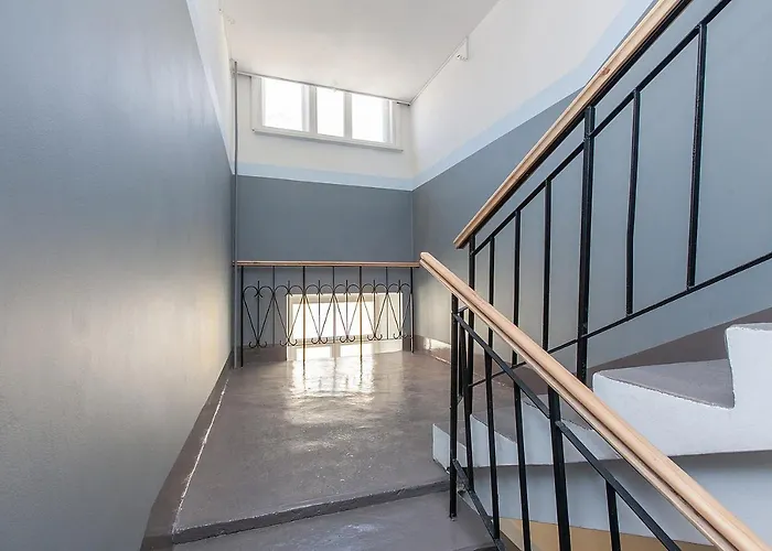 Historic With Wooden Floors In The Hearth Of Old-town