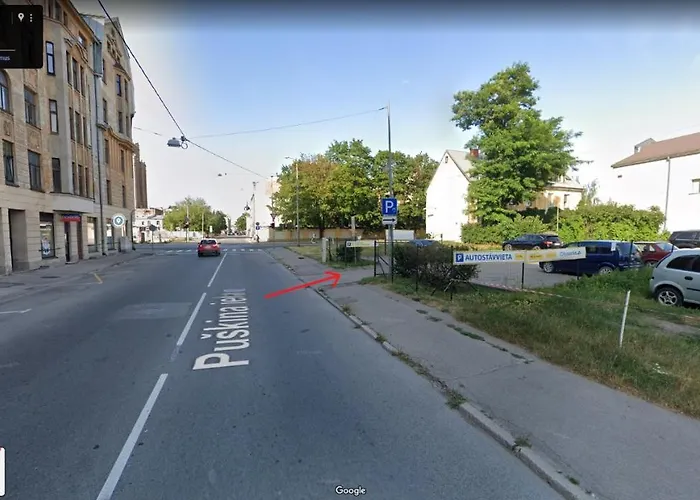 Historic With Wooden Floors In The Hearth Of Old-town *