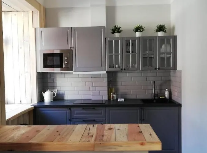 Historic With Wooden Floors In The Hearth Of Old-town *